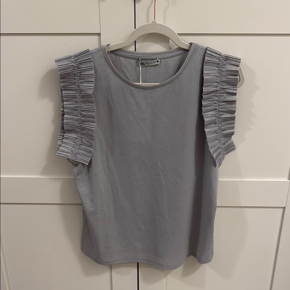 Zara Gray Ruffled Sleeve Top M